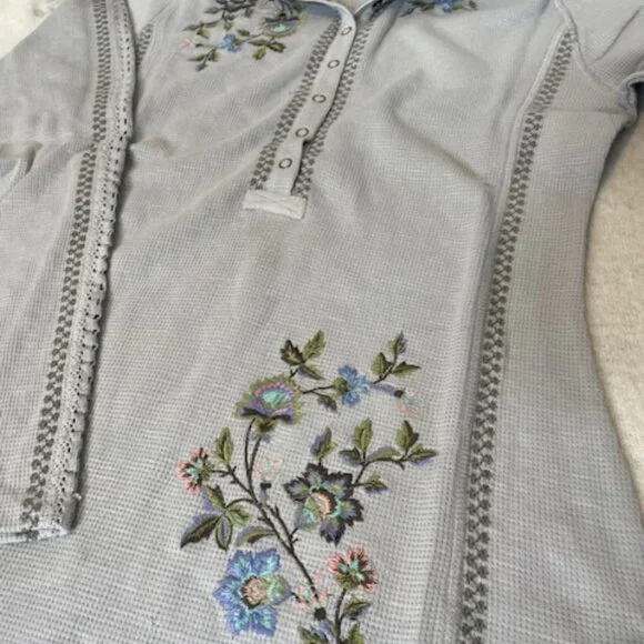 NWT Sundance Alpenwild Henley Embroidered Gray - Picture 5 of 5